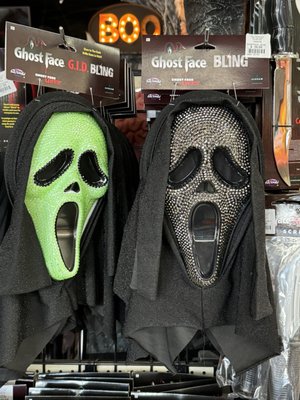 Hollywood Toys & Costumes by null