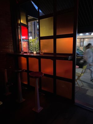 Honeycomb Hi-Fi Listening Bar by null