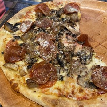 Josie's Pizza & Wings - 10" 10" Personal Pizza - Pizza Near Me - Orlando, Florida Josie's Pizza & Wings - 10" 10" Personal Pizza - Pizza Near Me - Orlando, Florida