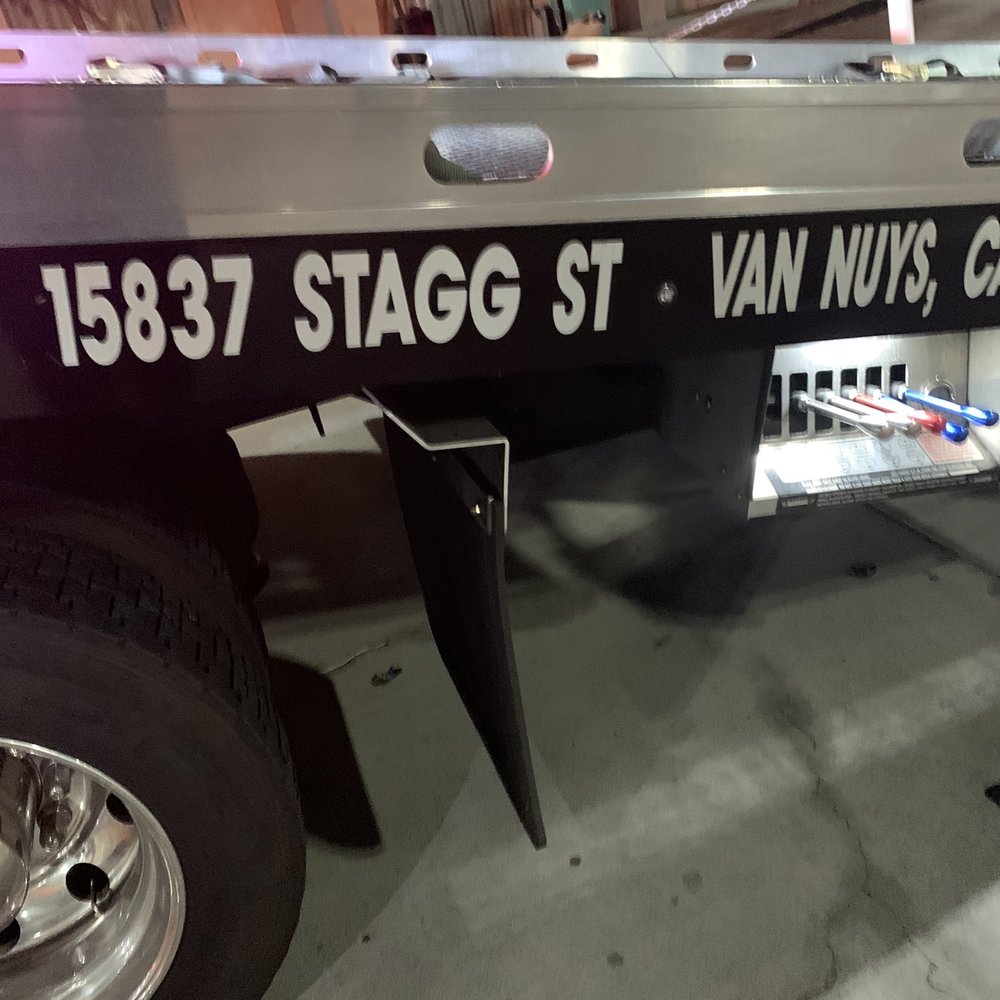 A&B Express Tow - Suggested I take a picture of the truck as well as gave me a card - Towing Near Me