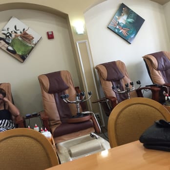 Hollywood Nails and Spa - Pedi Stations - Nail Salons Near Me - New Orleans, Louisiana