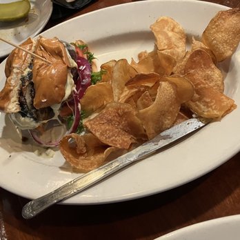 Pocono Brewery - Mushroom Burger & house kettle chips - Breweries Near Me - Swiftwater, Pennsylvania Pocono Brewery - Mushroom Burger & house kettle chips - Breweries Near Me - Swiftwater, Pennsylvania