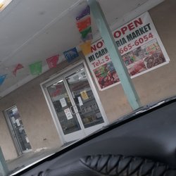 Mi Carniceria Market - This is what the outside looks like
