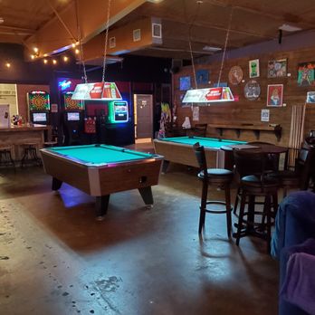 The Weird Sister - Bars Near Me - Tomball, Texas
