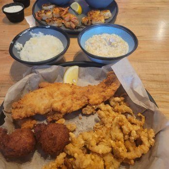 The Salty Mule - Fried flounder, clams with bacon creamed corn and garlic mashed potatoes. Grilled shrimp & scallops - Seafood Near Me - Canton, Georgia The Salty Mule - Fried flounder, clams with bacon creamed corn and garlic mashed potatoes. Grilled shrimp & scallops - Seafood Near Me - Canton, Georgia