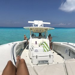 Hard Charters - Waiting for my cracked conch (cracked=fried) to be brought!