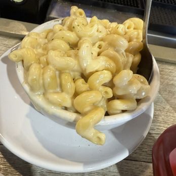Brick & Spoon - Tupelo - Smoked Gouda Mac-N-Cheese - Breakfast & Brunch Near Me - Tupelo, Mississippi