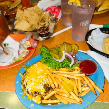 Los Cuates - Santa Fe burger - New Mexican Cuisine Near Me - Albuquerque, New Mexico Los Cuates - Santa Fe burger - New Mexican Cuisine Near Me - Albuquerque, New Mexico