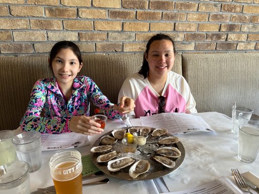 Henlopen City Oyster House by null