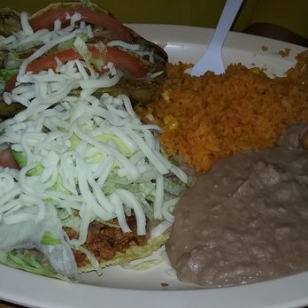 El Auténtico Jalisco - Combo dinner. The rice and beans are terrible. No cheese for the beans??? Unreal. - Mexican Near Me - Aurora, Illinois