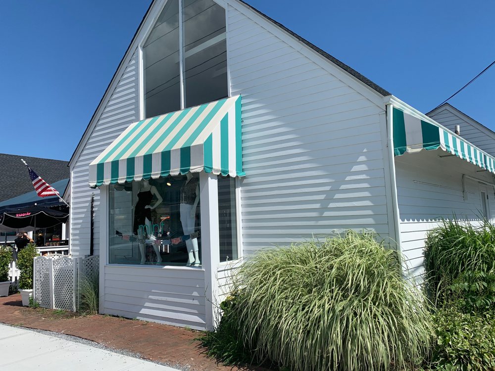 Mint Clothing Boutiques Logo