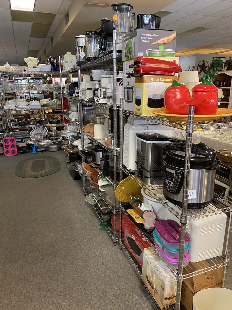 BOWWOW MEOW THRIFT AND CONSIGNMENT Updated September 2024 10