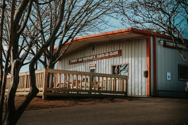 Tony DeMaria's BBQ by null