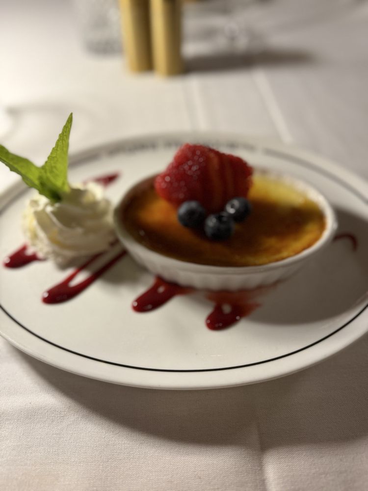 Lewis Steakhouse Image