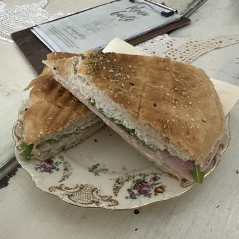 Einzigartig - Schinken, Kase, Paprika, Rucola, and Frischkase panini - Cafes Near Me - Rothenburg ob der Tauber, BY