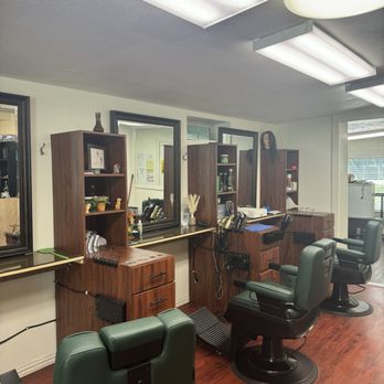 Julio's Barber Shop - Barber shop. - Barbers Near Me - Ferris, Texas Julio's Barber Shop - Barber shop. - Barbers Near Me - Ferris, Texas