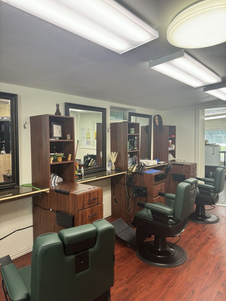 Julio’s Barber Shop