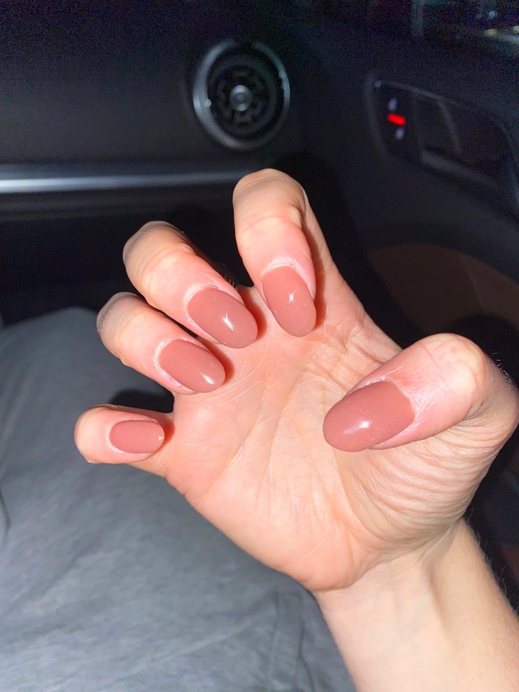True Nails Logo