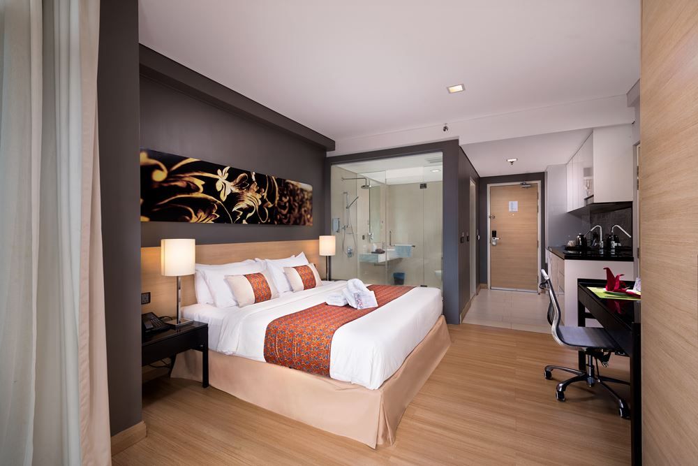 The Straits Hotel and Suites