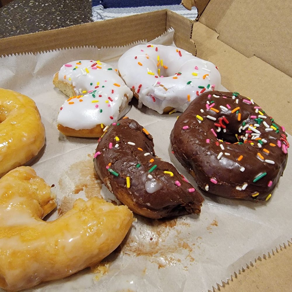 Donuts Donuts