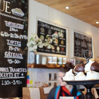 Rustique - Cozy spot - Full review: http://seizonal.com/2015/03/14/home-sweet-homemade-pies-at-rustique/ - Desserts Near Me - Montreal, Quebec
