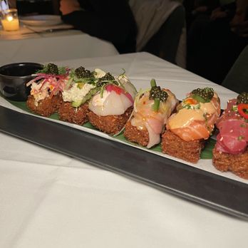 Do Not Disturb - crispy rice flight - Speakeasies Near Me - New York, New York