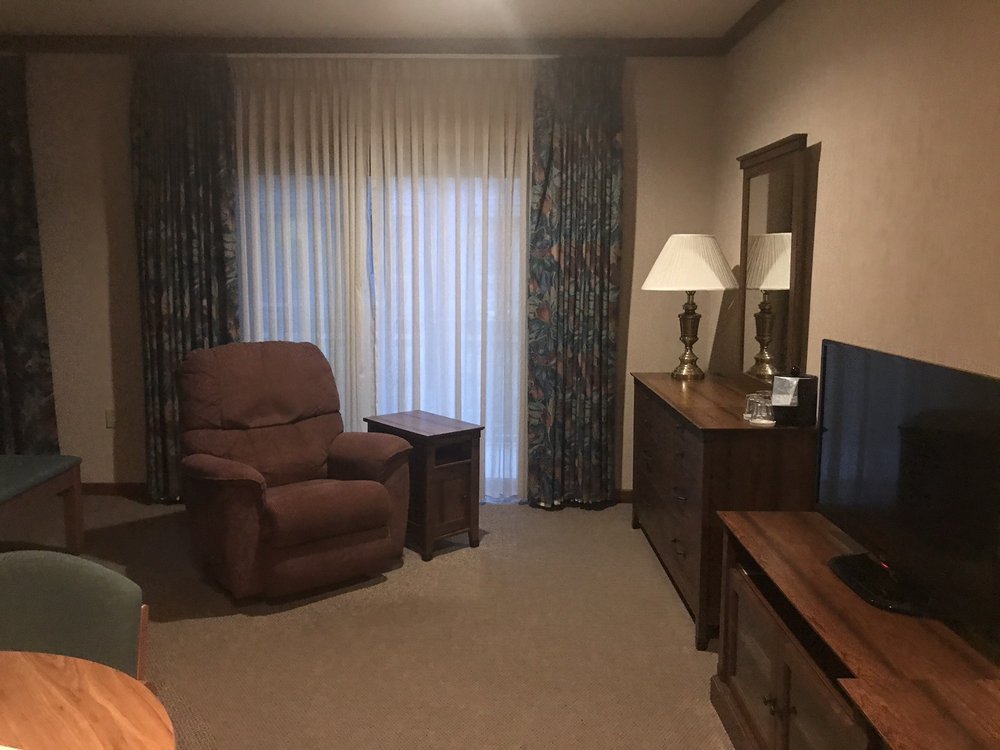 SAUDER HERITAGE INN 14 Photos & 26 Reviews Hotels 22611 State