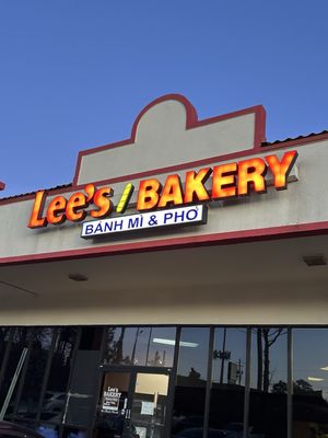 Lee's Bakery by null