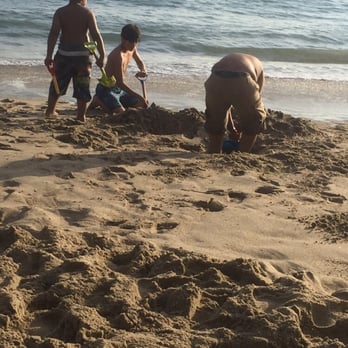 Will Rogers State Beach - My kids with other kid making there own pool - Beaches Near Me - Pacific Palisades, California Will Rogers State Beach - My kids with other kid making there own pool - Beaches Near Me - Pacific Palisades, California