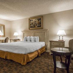 Rodeway Inn & Suites