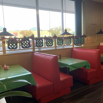 Wing Hong Restaurant - Red Booth seating - Chinese Near Me - Southfield, Michigan
