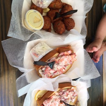 DJ's Clam Shack - Seafood Near Me - Key West, Florida