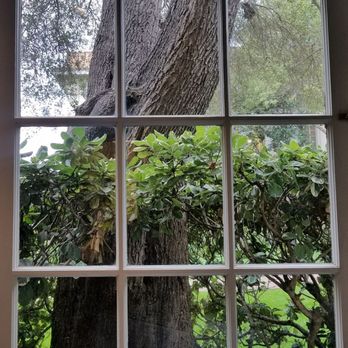 Merritt House Hotel - Window view - Hotels Near Me - Monterey, California Merritt House Hotel - Window view - Hotels Near Me - Monterey, California