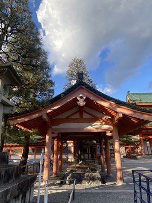 Heian Jingu Shrine by null