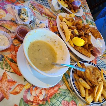 Barbara's Fishtrap - Fresh Made Clam Chowder, Mini Fishtrap Tempura, Fish & Chips, fish & calamari - Seafood Near Me - Half Moon Bay, California