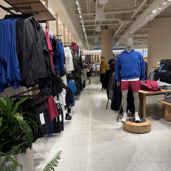 lululemon athletica - Sports Wear Near Me - Boston, Massachusetts