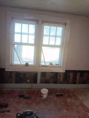 Right Way Roofing and Remodeling Logo