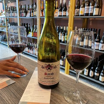 Small Wine Shop - Wine Tasting Classes Near Me Small Wine Shop - Wine Tasting Classes Near Me