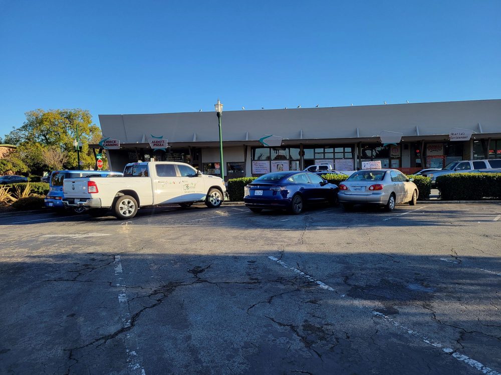 SHOREVIEW SHOPPING CENTER Updated August 2024 400596 S Norfolk St