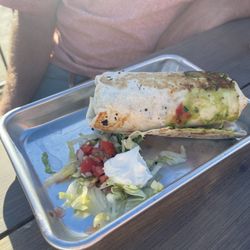Coa Cantina - Burrito