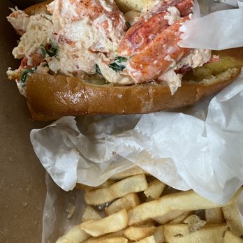 Two Fish Crab Shack - Lobster Roll to go - Seafood Near Me - Chicago, Illinois