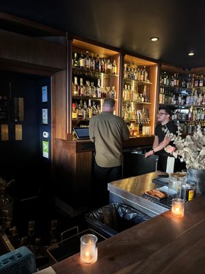 Bar Henry by null