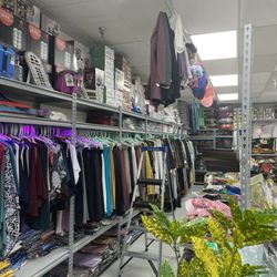 Asian Supermarket - Modest international clothing, khimars, niqabs, etc.