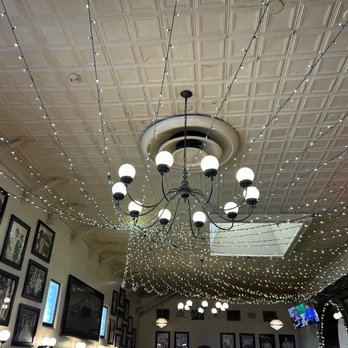 Joe's Cafe - Inside - American Near Me - Santa Barbara, California Joe's Cafe - Inside - American Near Me - Santa Barbara, California