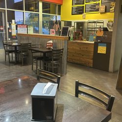 Planet Sub - Dining