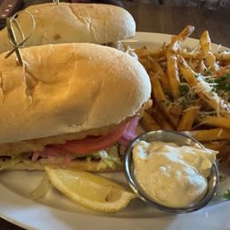 Walleye Sandwich Walleye Sandwich