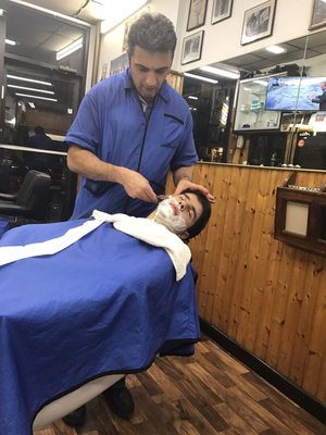 Frank S Hairstylist 61 Photos 70 Reviews Barbers 231