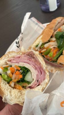 Bánh Mì Ba Lẹ & Bakery by null
