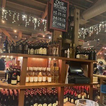 V Sattui Winery - Tasting hall and marketplace - Wineries Near Me - Saint Helena, California V Sattui Winery - Tasting hall and marketplace - Wineries Near Me - Saint Helena, California