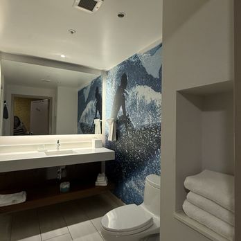 Courtyard by Marriott Santa Monica - Hotels Near Me - Santa Monica, California